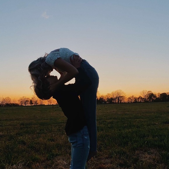 ABOUT ME - Picture 2 of 3